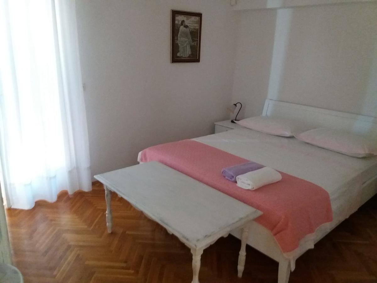 Apartments Villa Karme Брела Екстериор снимка