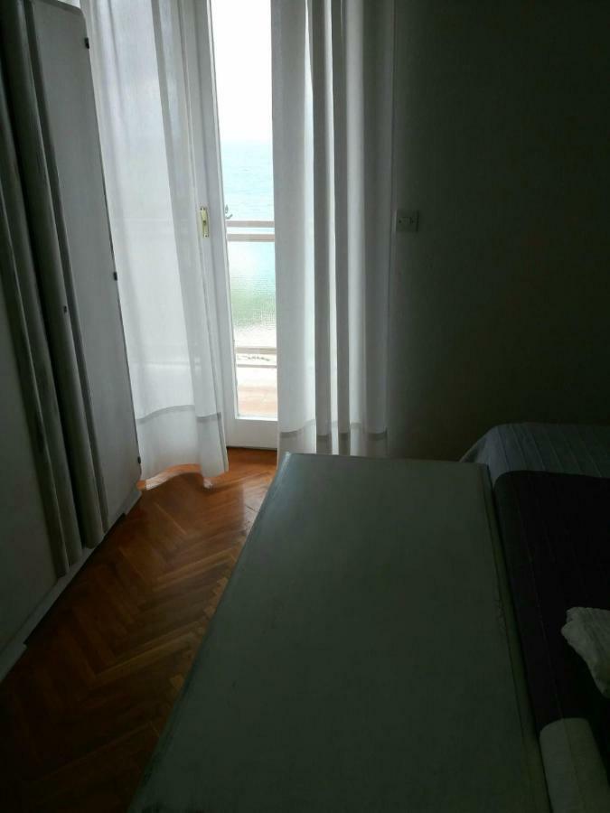 Apartments Villa Karme Брела Екстериор снимка